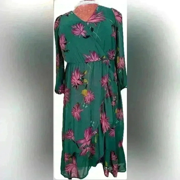 Ava & Viv Faux Wrap Floral Green Dress (340) - Picture 3 of 13